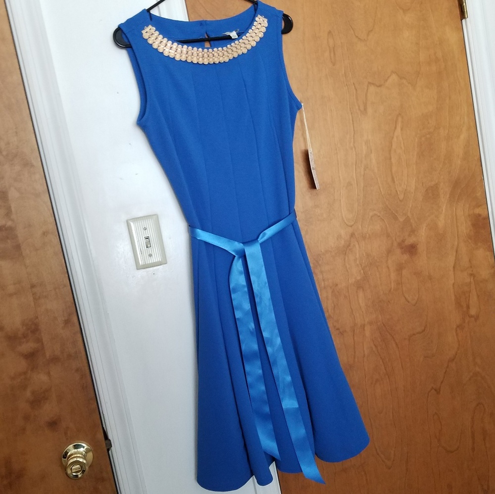 💙NWT L Haani Dark Blue Flared Pleated Skirt Dress